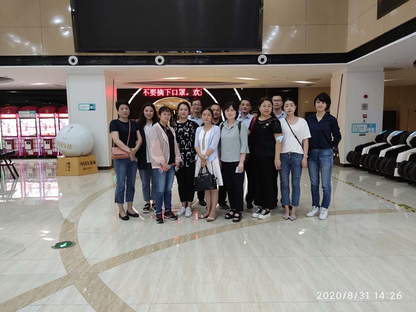 安徽尊龙凯时地产集团公司机关第一、第二党支部组织寓目爱国主义题材影片《八佰》